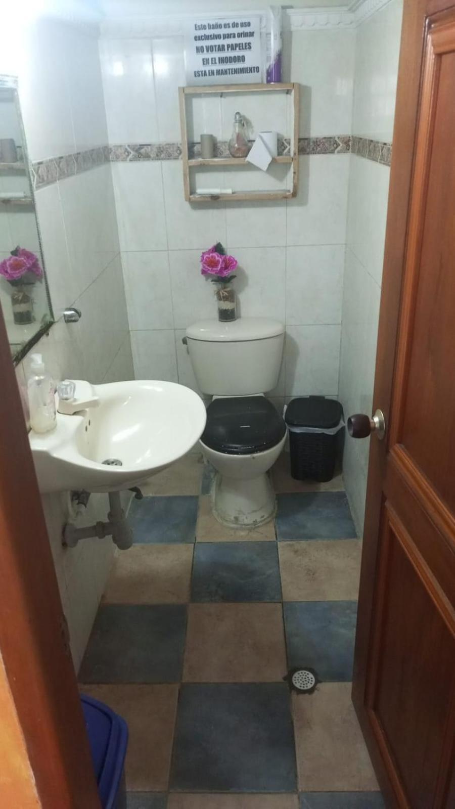 Pensión Mini Económica Con Balcón